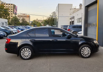 Подержанный автомобиль Skoda Octavia Liftback 2014 года (4 фото)