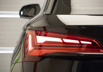 Подержанный автомобиль Audi Q5 2024 года (40 фото)