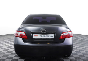 Подержанный автомобиль Toyota Camry Sedan 2007 года (6 фото)