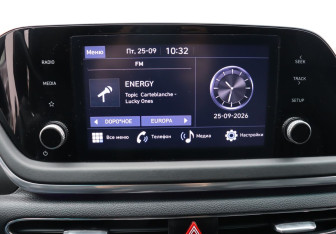 Подержанный автомобиль Hyundai Sonata 2023 года (18 фото)