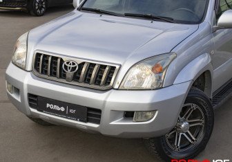 Подержанный автомобиль Toyota Land Cruiser Prado 2008 года (18 фото)