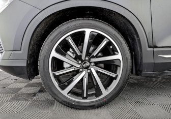 Новый FAW Bestune T77 2024 (7 фото)