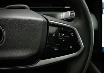 Подержанный автомобиль Changan Lamore 2023 года (16 фото)