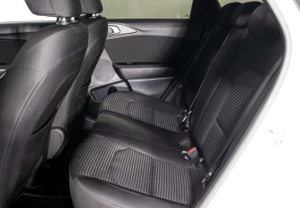 Подержанный автомобиль Kia Ceed Wagon 2020 года (24 фото)