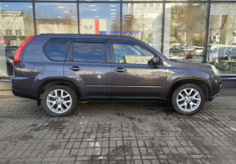 Подержанный автомобиль Nissan X-Trail 2011 года (4 фото)