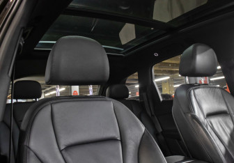 Подержанный автомобиль Audi Q7 2021 года (12 фото)