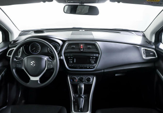 Подержанный автомобиль Suzuki SX4 Hatchback 2018 года (10 фото)