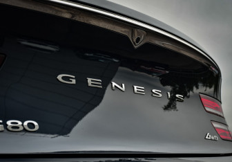 Подержанный автомобиль Genesis G80 2021 года (34 фото)