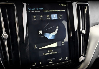 Подержанный автомобиль Volvo XC60 2019 года (27 фото)