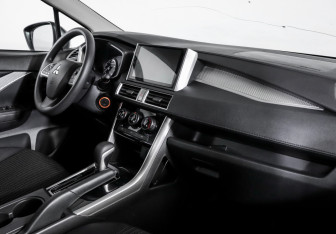 Подержанный автомобиль Mitsubishi Xpander 2022 года (9 фото)