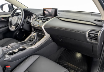 Подержанный автомобиль Lexus NX 2021 года (11 фото)