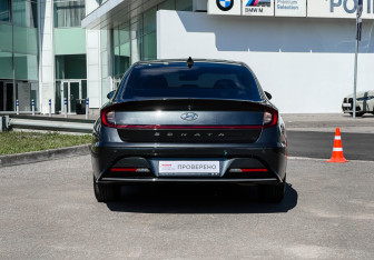 Подержанный автомобиль Hyundai Sonata 2020 года (6 фото)