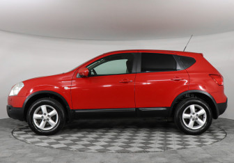 Подержанный автомобиль Nissan Qashqai 2008 года (8 фото)