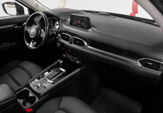 Подержанный автомобиль Mazda CX-5 2020 года (9 фото)
