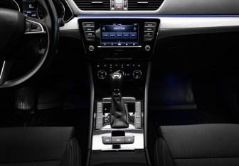 Подержанный автомобиль Skoda Superb Liftback 2018 года (17 фото)