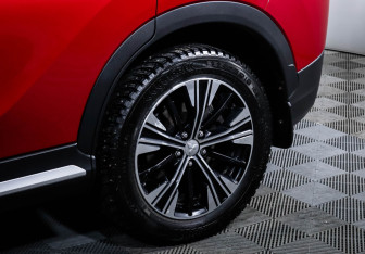 Подержанный автомобиль Mitsubishi Eclipse Cross 2018 года (15 фото)