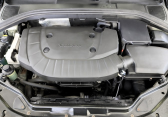 Подержанный автомобиль Volvo XC60 2016 года (9 фото)