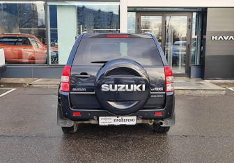 Подержанный автомобиль Suzuki Grand Vitara 2011 года (6 фото)