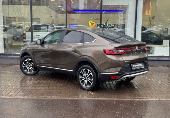 Подержанный автомобиль Renault Arkana 2019 года (6 фото)