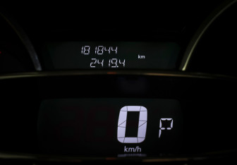 Подержанный автомобиль Renault Clio RS 2014 года (16 фото)