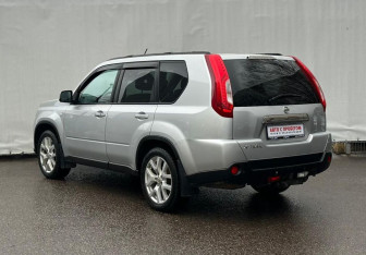 Подержанный автомобиль Nissan X-Trail 2011 года (7 фото)