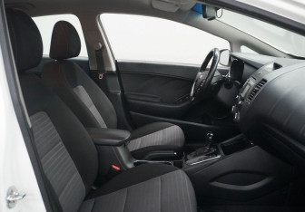 Подержанный автомобиль Kia Cerato Sedan 2018 года (11 фото)