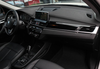 Подержанный автомобиль BMW X1 2020 года (7 фото)