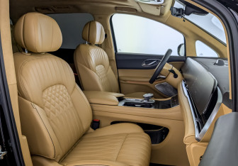 Подержанный автомобиль Voyah Dream 2024 года (27 фото)