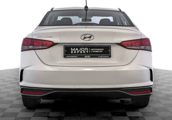 Подержанный автомобиль Hyundai Solaris Sedan 2021 года (6 фото)