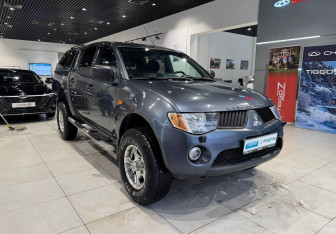 Подержанный автомобиль Mitsubishi L200 2007 года (3 фото)