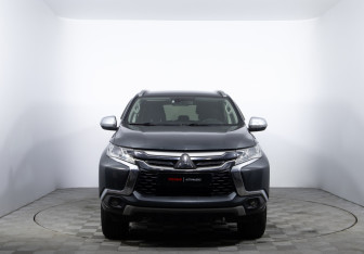 Подержанный автомобиль Mitsubishi Pajero Sport 2019 года (2 фото)