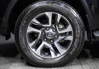 Подержанный автомобиль Toyota Fortuner 2022 года (29 фото)