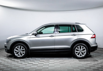 Подержанный автомобиль Volkswagen Tiguan 2018 года (8 фото)