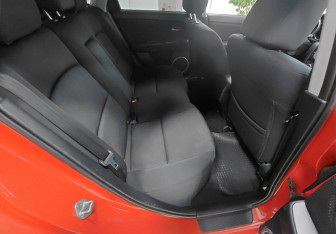 Подержанный автомобиль Mazda 3 Hatchback 2007 года (19 фото)