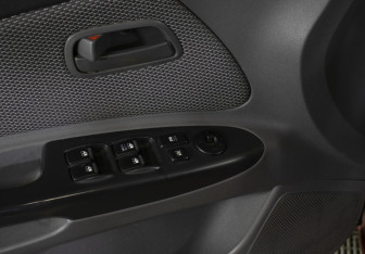 Подержанный автомобиль Kia Rio Hatchback 2011 года (17 фото)