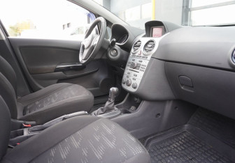 Подержанный автомобиль Opel Corsa 2011 года (11 фото)