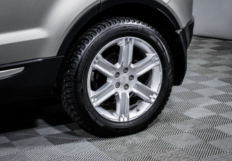 Подержанный автомобиль Land Rover Range Rover Evoque 2014 года (15 фото)