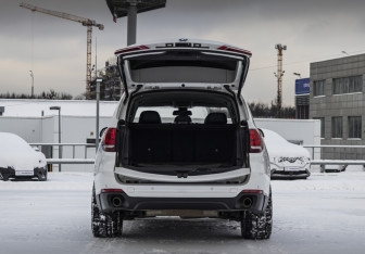 Подержанный автомобиль BMW X5 2014 года (22 фото)