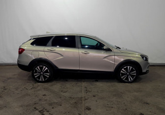 Подержанный автомобиль LADA (ВАЗ) Vesta Wagon 2018 года (8 фото)
