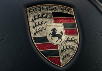 Подержанный автомобиль Porsche Cayenne 2021 года (23 фото)