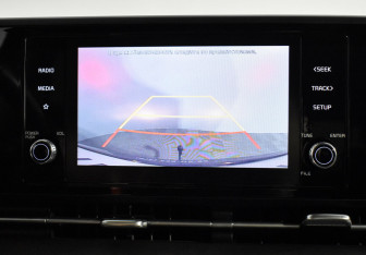 Подержанный автомобиль Kia Carnival 2021 года (12 фото)