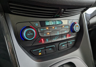 Подержанный автомобиль Ford Kuga 2018 года (27 фото)