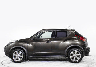 Подержанный автомобиль Nissan Juke 2012 года (8 фото)
