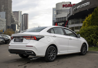 Подержанный автомобиль Omoda S5 2024 года (5 фото)