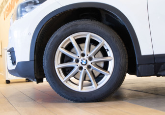 Подержанный автомобиль BMW X1 2015 года (36 фото)
