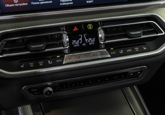 Подержанный автомобиль BMW X5 2022 года (15 фото)