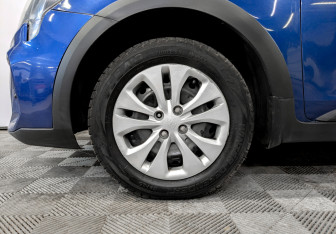 Подержанный автомобиль Kia Rio Hatchback 2021 года (17 фото)