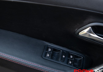 Подержанный автомобиль Volkswagen Polo Sedan 2013 года (16 фото)