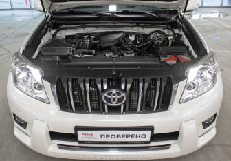 Подержанный автомобиль Toyota Land Cruiser Prado 2012 года (9 фото)