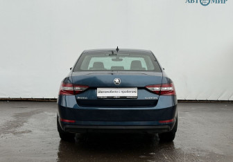 Подержанный автомобиль Skoda Superb Liftback 2017 года (6 фото)